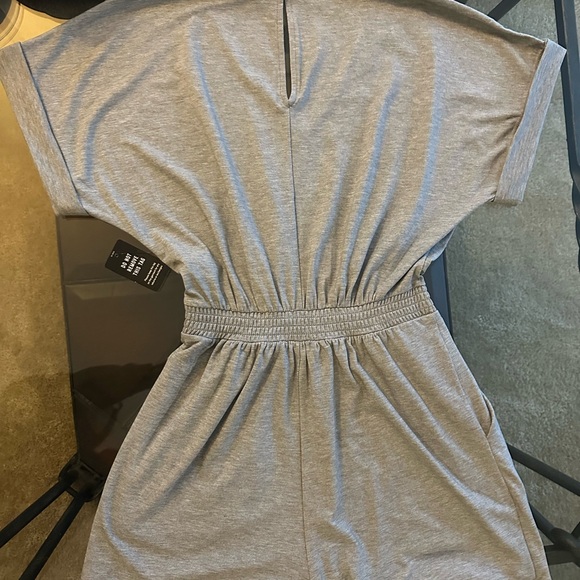 “Express” Romper - Picture 4 of 7